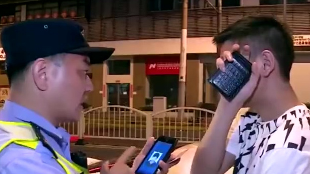 小伙冒用身份假装上海人泡到富家女,不料被民警盘查揭穿  (via上海热门讯息)