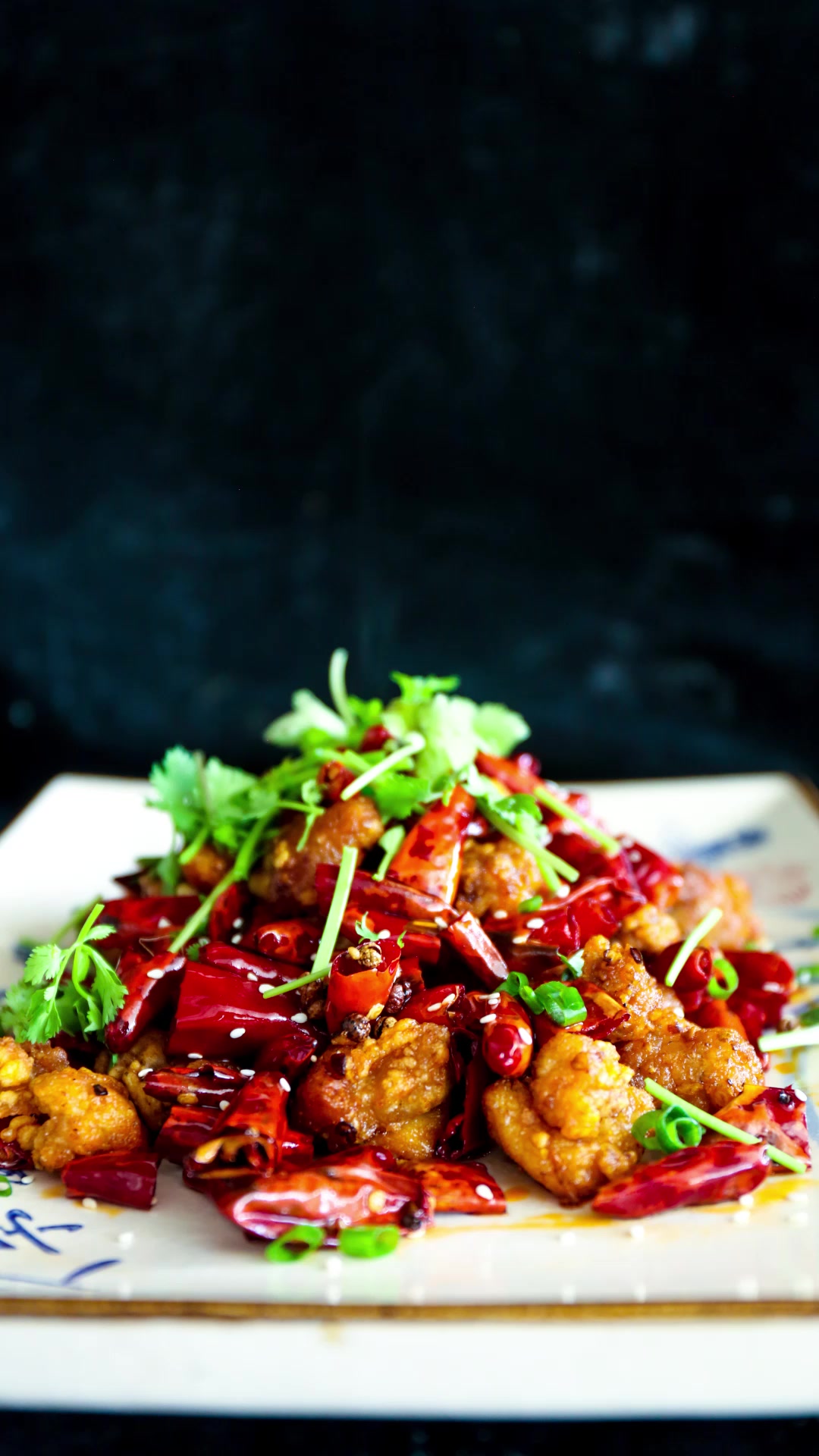 麻辣鸡块这样做,鲜香麻辣,让你胃口大开