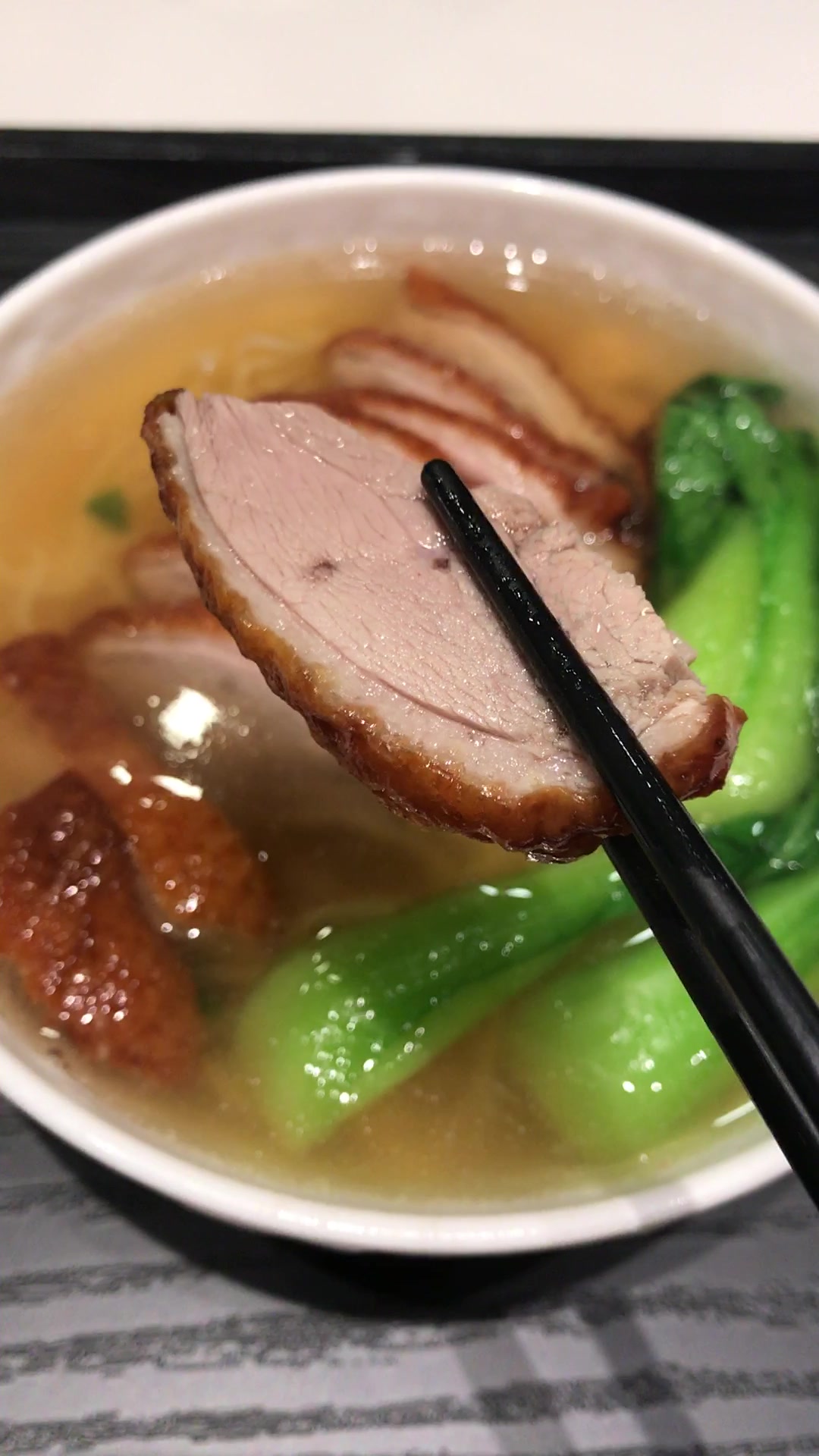 韩国的中式烧鸭汤面一碗70块人民币!口味清淡!鸭肉没有入味!