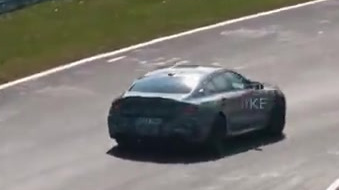 宝马M8 Gran Coupe纽博格林北环测试视频,搭载4.4升V8双涡轮增压发动机,最大