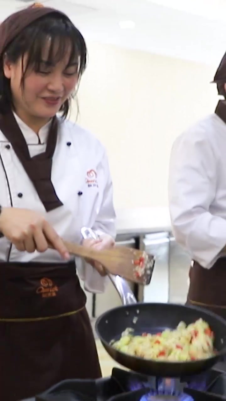 教你做出鸡蛋又嫩又滑的泰式蛋包饭