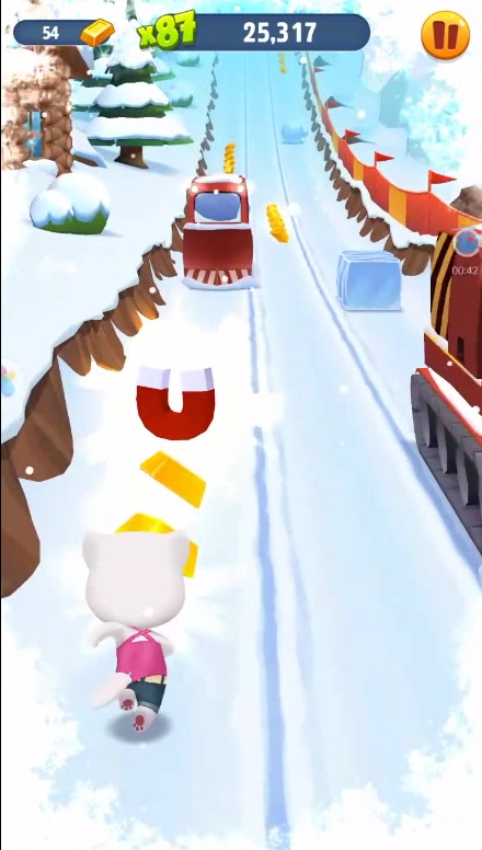 汤姆猫跑酷游戏:安吉拉穿个背心短裤冰天雪地跑酷,冻得瑟瑟发抖