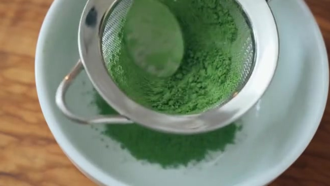 Emojoie 今天做的是抹茶歌剧院蛋糕。不同于咖啡和巧克力的法式经典风味组合,这次我选择