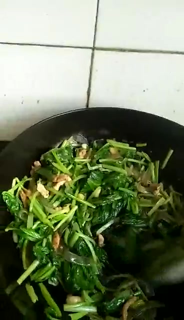 小白菜最简单的家常做法,和它一起炒太香了,这搭配……