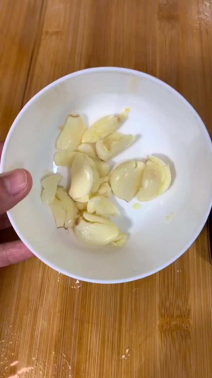 男人的加油站——凉拌生蚝,肥美的蚝肉让人看着就流口水!