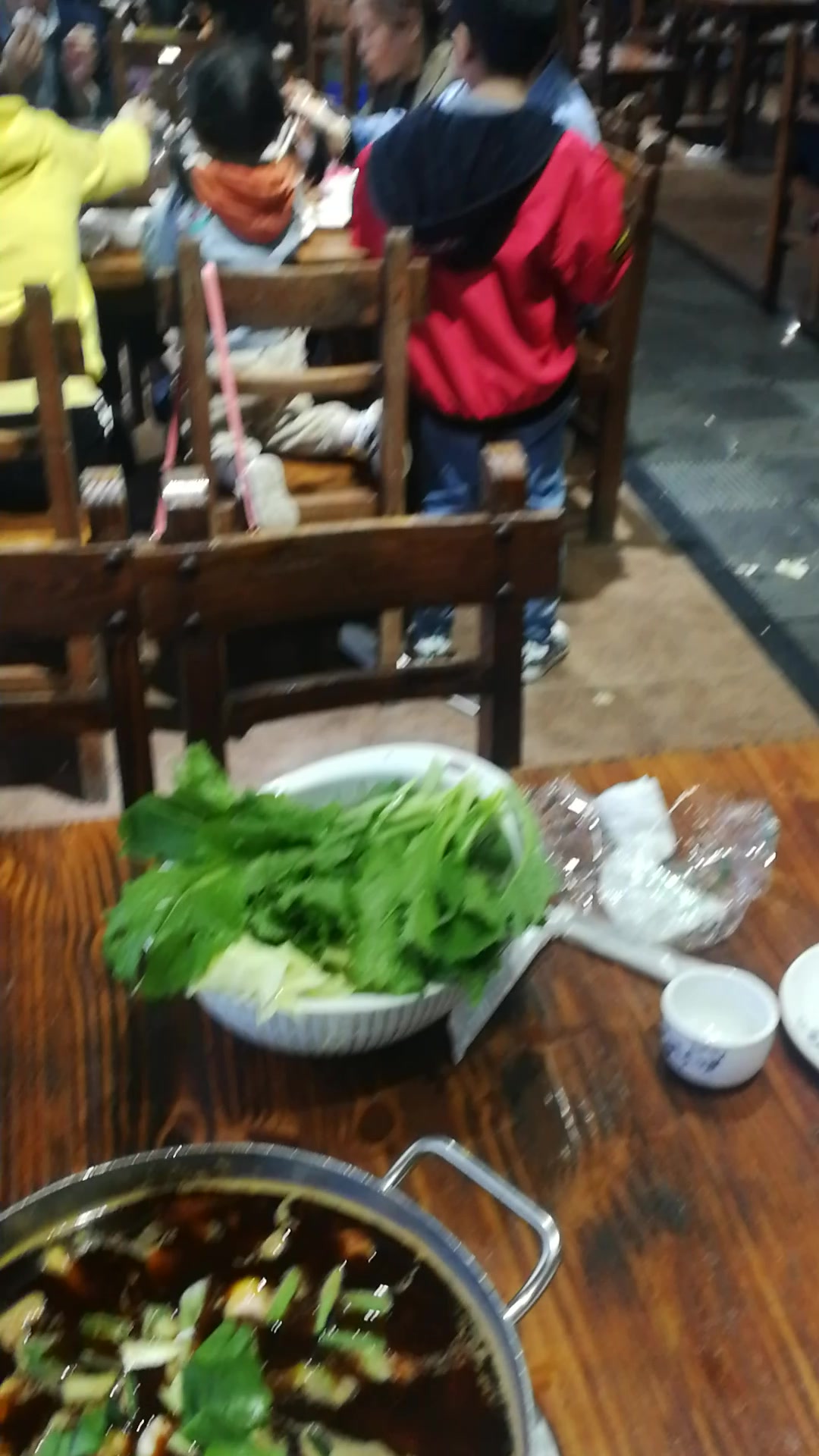 在乌江岸边品尝遵义乌江豆腐鱼,真是太棒了