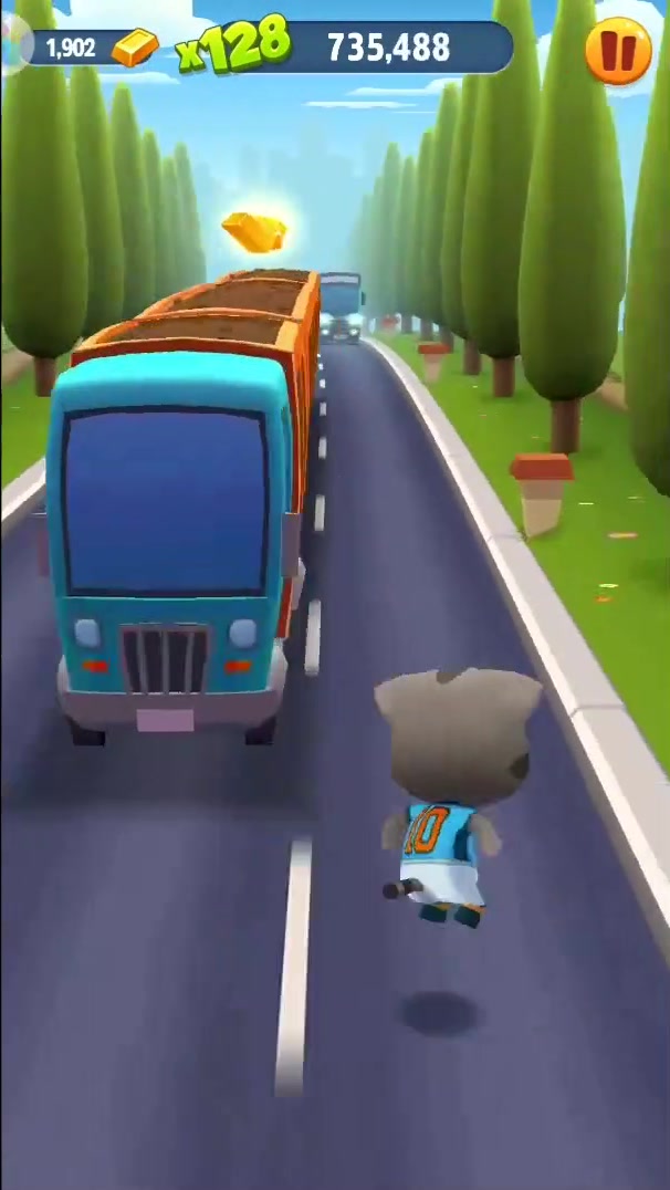 汤姆猫跑酷:汤姆猫果然厉害,跑了这么高的分数,好开心啊