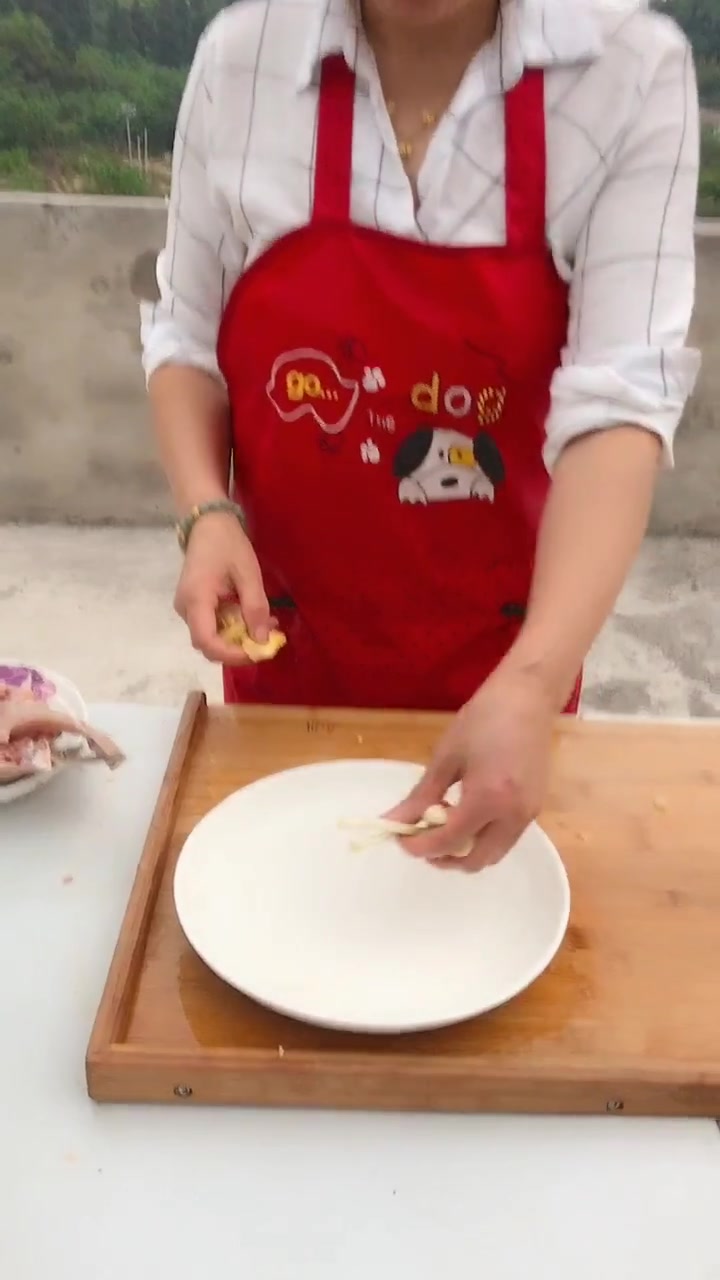 美味的泡椒鱼头制作教程