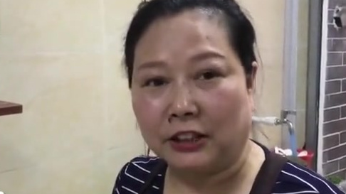 【坐台阶也要吃的美味!乐山跷脚牛肉:吃一口浑身舒坦】四川乐山,跷脚牛肉算是当地美食的一张名