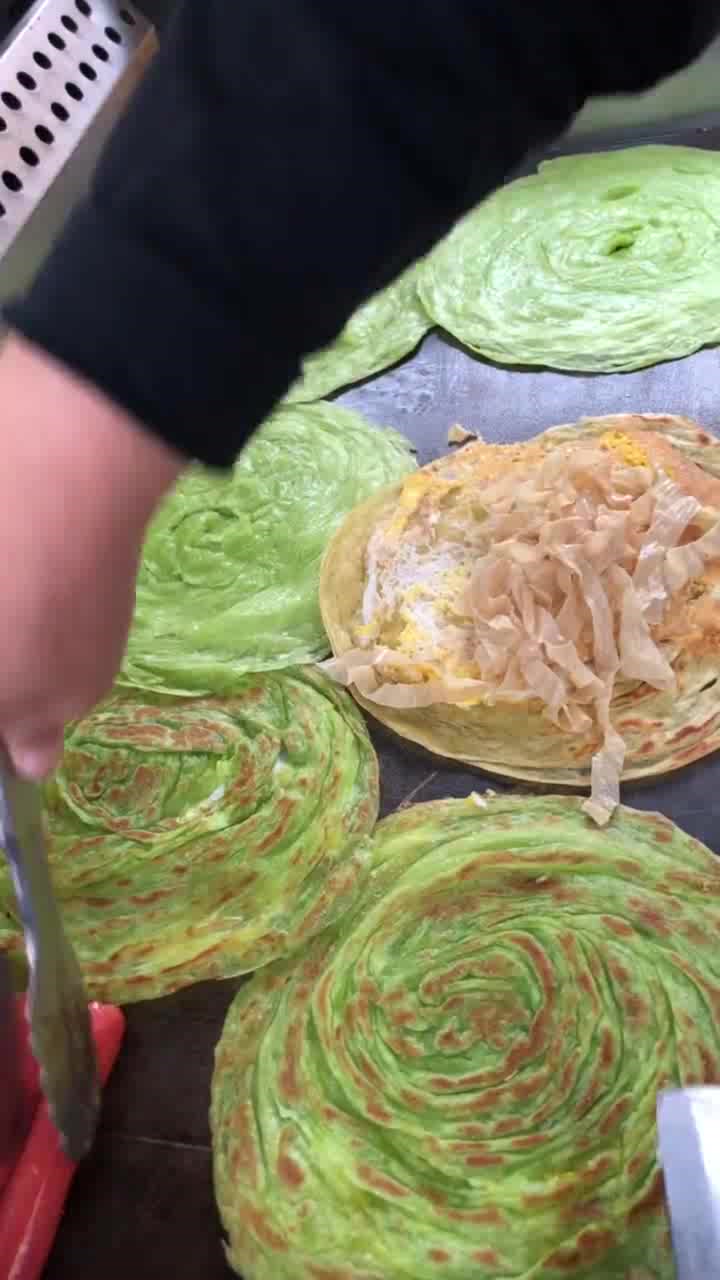 带你见识一下“绿色”的煎饼果子,你应该没吃过吧?