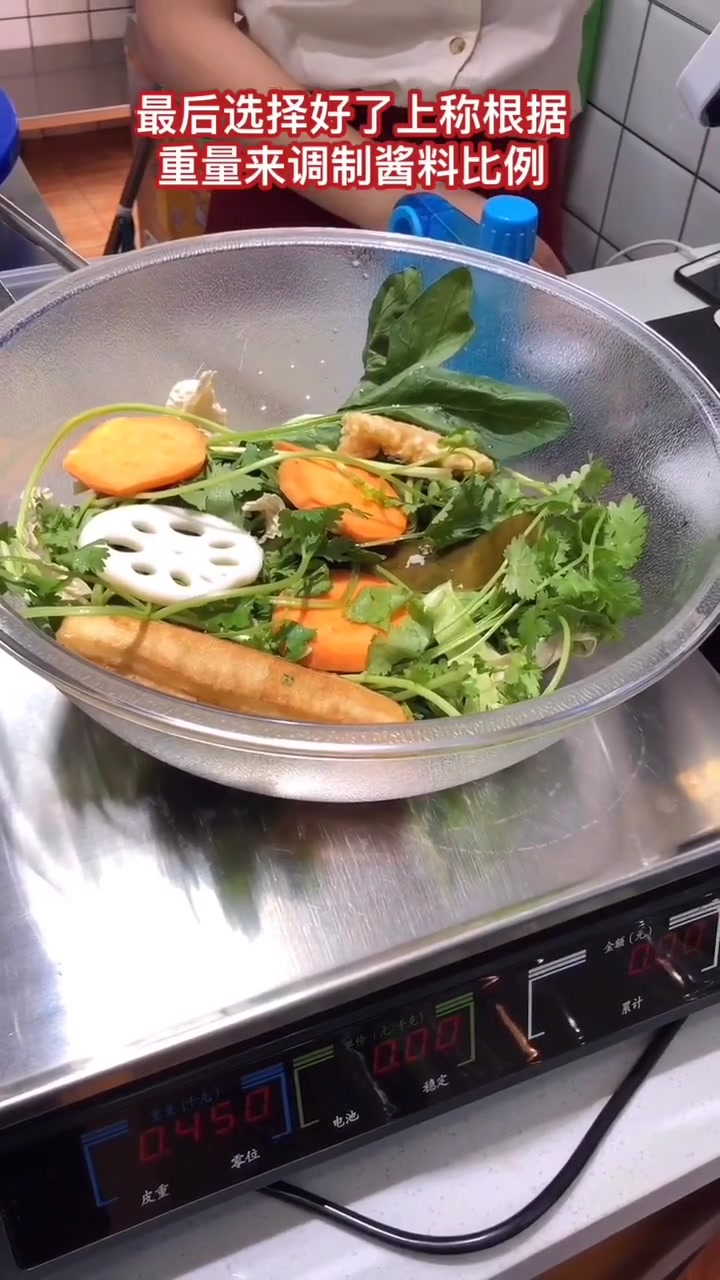 麻辣烫健康花式吃法,菜和面都是用纯净水煮的,主要炸串好吃到爆