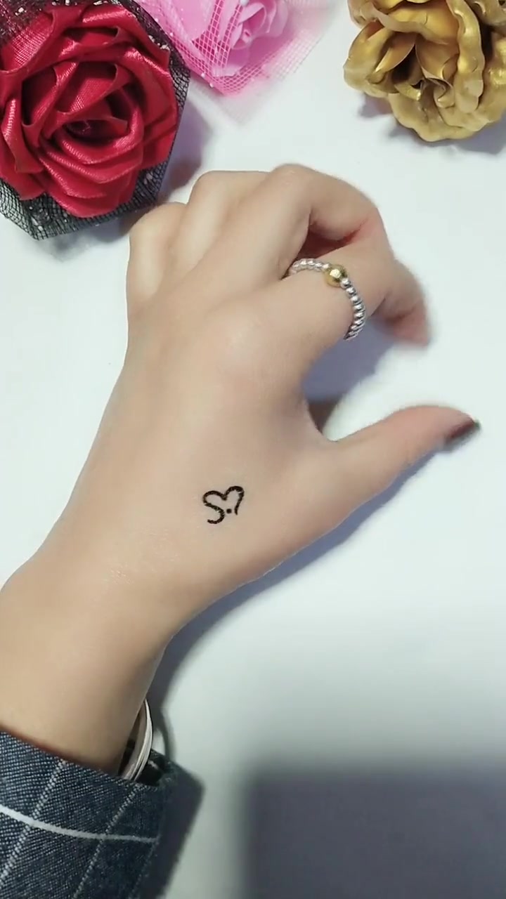 大神画画,手里的爱心图案,简单又好看!