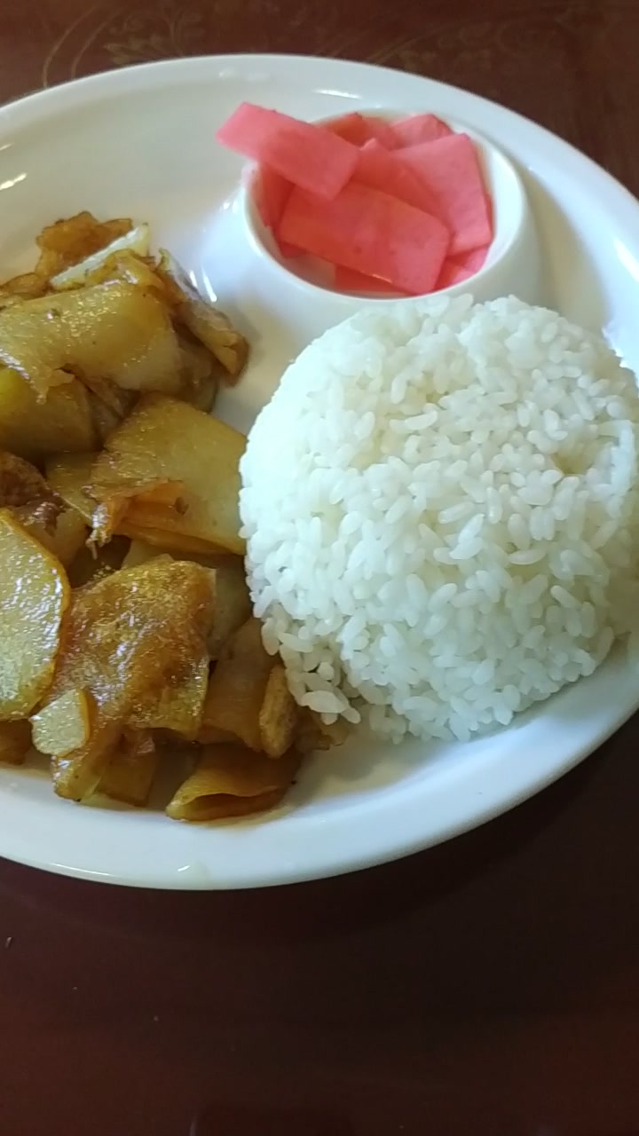 好吃的土豆牛肉盖饭