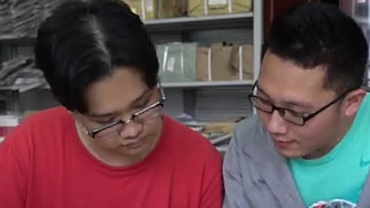 【南京高校创意“医学奶茶”走红 网友:不敢喝不敢喝!】5月24日,南京医科大学官微推出的一