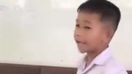 【小学生泰式英语走红!动作“妖娆”笑翻网友:还能拐弯?!】5月25日,一段泰国小学生用英语