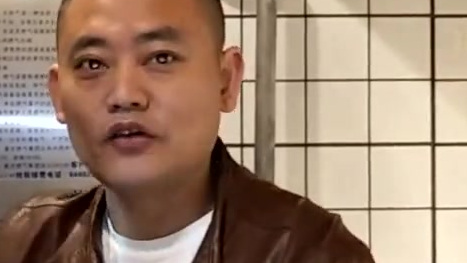 【超神奇!比你头还大的大麻圆制作过程揭秘:热油越浇越大】重庆北碚有一家餐厅,他们的招牌菜环