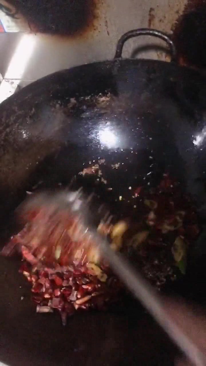 大厨分享干面筋家常版,色香味俱全,好吃有食欲,比卖的还美味!