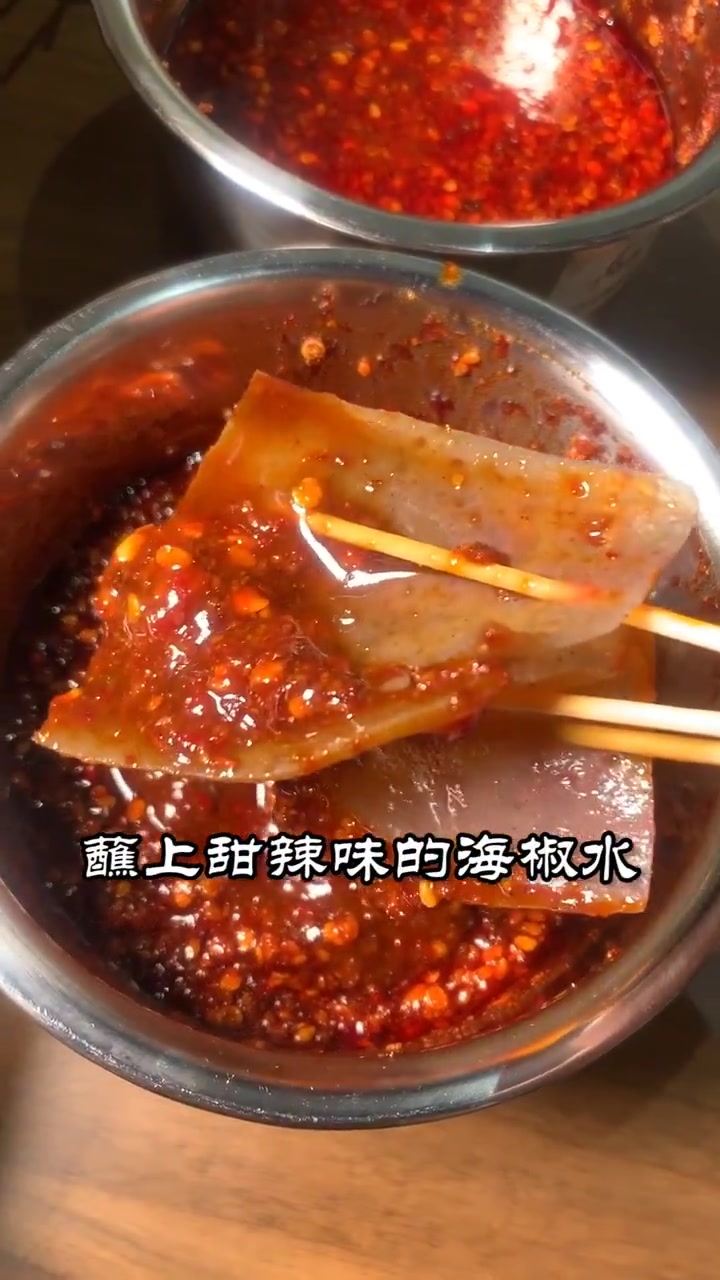 30元吃垮万达,满满一桌子的菜,荤菜蔬菜样样都有,关键才花了27