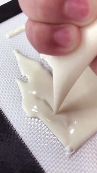 蛋糕师制作的独角兽蛋糕,看着超级梦幻,连我这个阿姨都心动了!