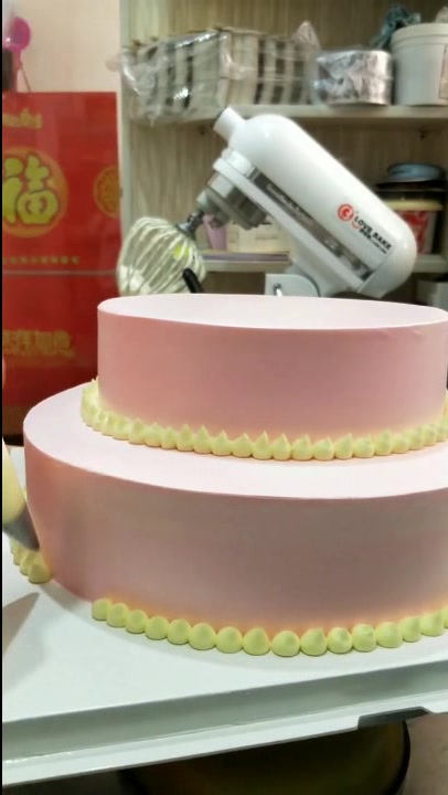 蛋糕师制作的花仙子蛋糕,梦幻又精致,好像一个艺术品啊!