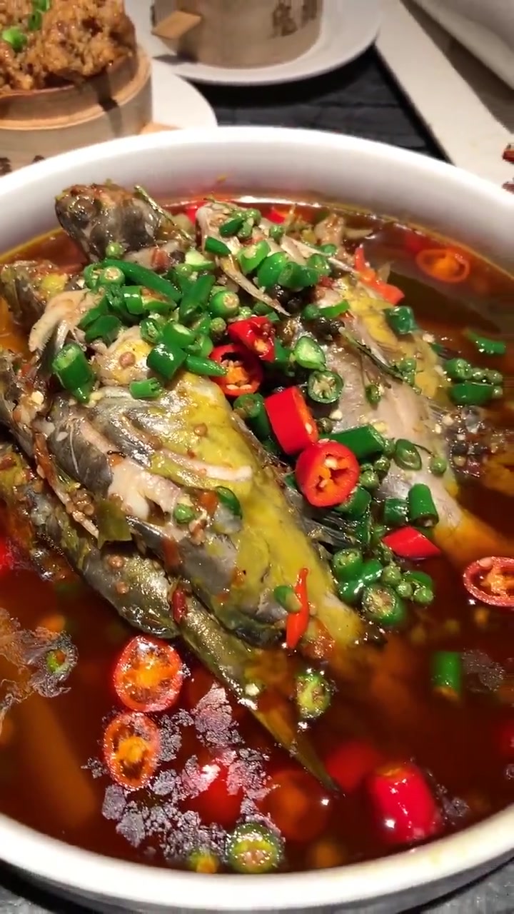 成都这家正宗川菜,“香酥鸭”外皮酥脆,吃上一口,让你停不下来