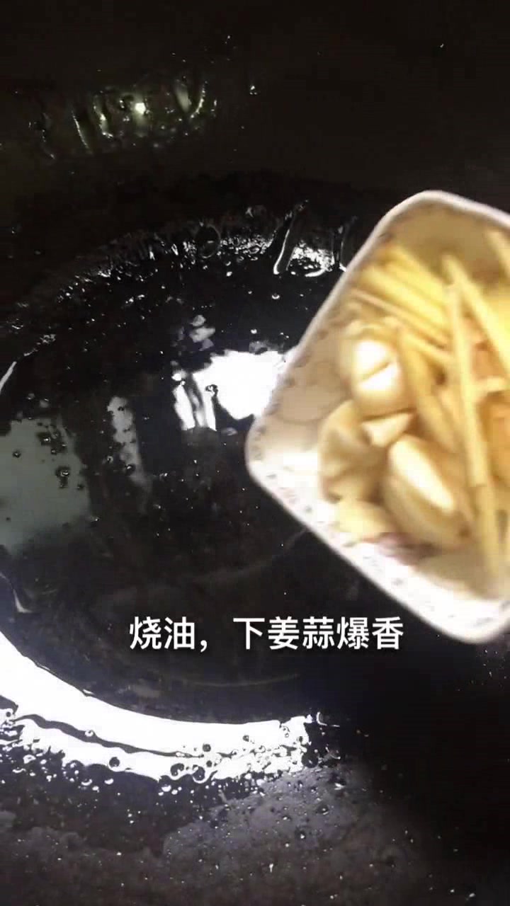 爆炒鱿鱼卷,越嚼越香的鱿鱼须,太适合下酒了,一上桌就没了!