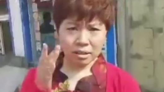 【高考首日衡水中学正常跑操:高考生早起跑操晨读,老师准备了火腿肠和鸡蛋】6月7日河北衡水,