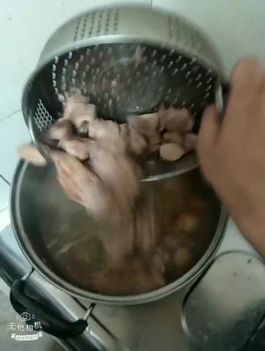 酸萝卜老鸭汤的做法
