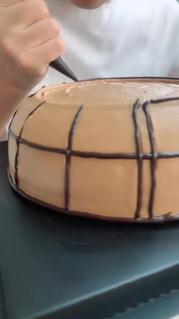 小伙自制海贼王路飞蛋糕,这蛋糕吃下去,海米们看到会不会拉仇恨