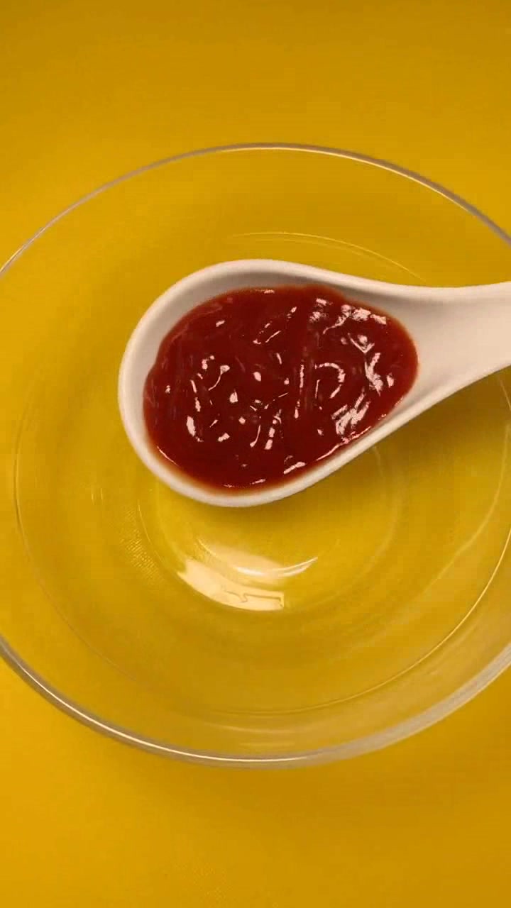 糖醋汁这样调,做出的糖肉丸子味道超好,酸酸甜甜好吃的不得了!