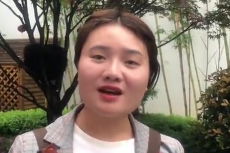 【上饶火车站热卖美食上饶山鸡腿肉质鲜美,肥而不腻!旅客:能顶一餐饭】坐火车经过上饶站的人,
