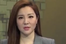 【韩国炸鸡店每小时倒闭一家!曾经炙手可热的“炸鸡经济”大大降温】炸鸡作为韩国最受欢迎的食品