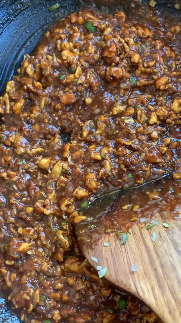 夏季,蘸酱菜在东北特别受欢迎,教你东北鸡蛋酱的做法,香气扑鼻