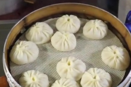 【正宗灌汤包至少18个褶!开封大叔揭秘灌汤包做法:不能低于18个褶,不能高于24个褶】河南