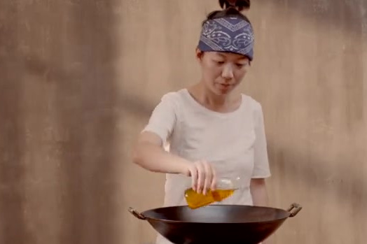 【葱爆肥牛】肥牛是一种很讨人喜欢的食材,除了涮火锅,常见于酸汤肥牛或爆炒的家常菜。大葱和肥