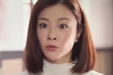 刘孜在《少年派》中饰演了状元学霸钱三一的妈妈,与闫妮饰演的另一位风格完全不同的妈妈间的对手