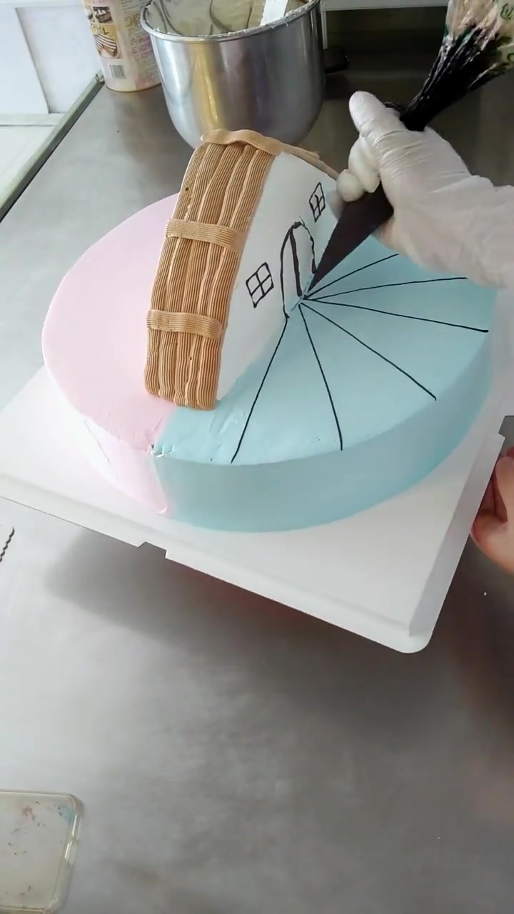 这款蛋糕的造型,是专门为龙凤胎设计的吗?
