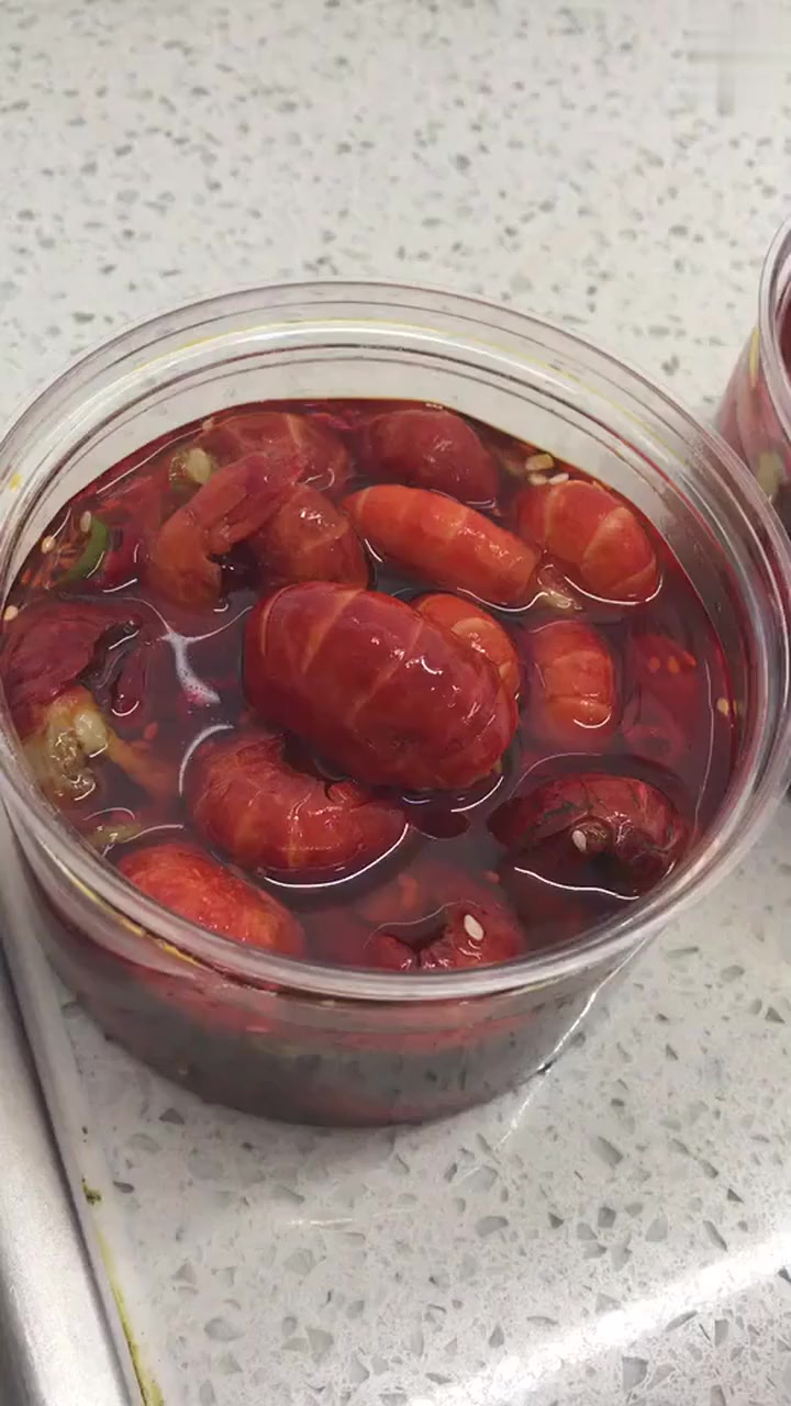 最近很火的捞汁麻辣美食,大号龙虾尾,麻辣味贼过瘾!