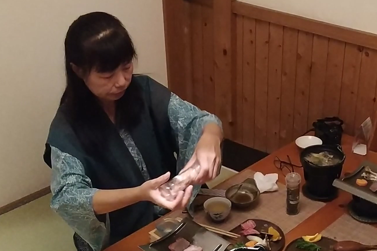 #百城百味#   对肉食主义者来说,日本最著名的莫过于获奖无数的神户牛肉。但真正的牛肉行家