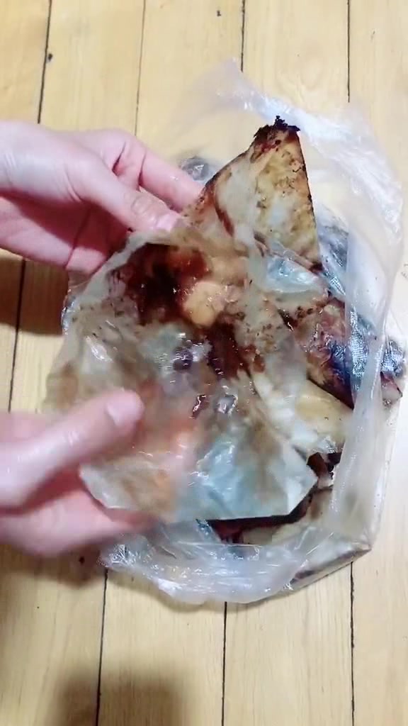 终于吃到网红纸包鸡,就是这纸好像比鸡还多?