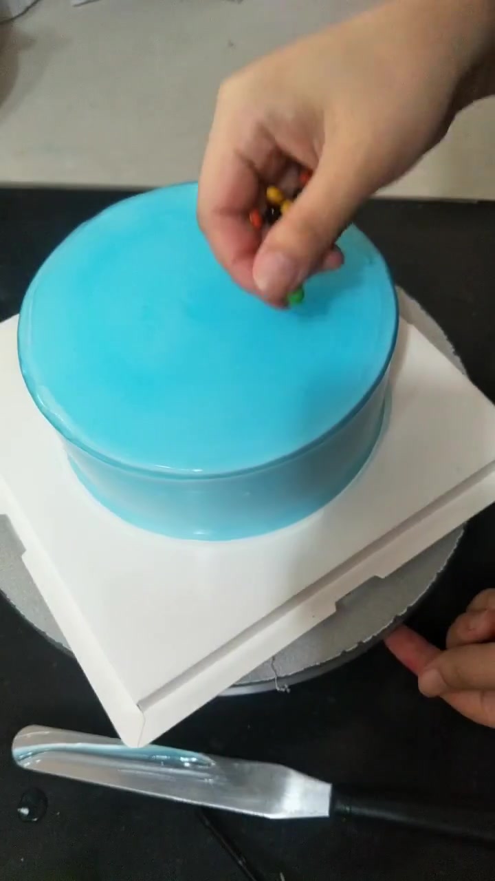 给宝贝定制的生日蛋糕,成品太可爱了,宝贝肯定很喜欢