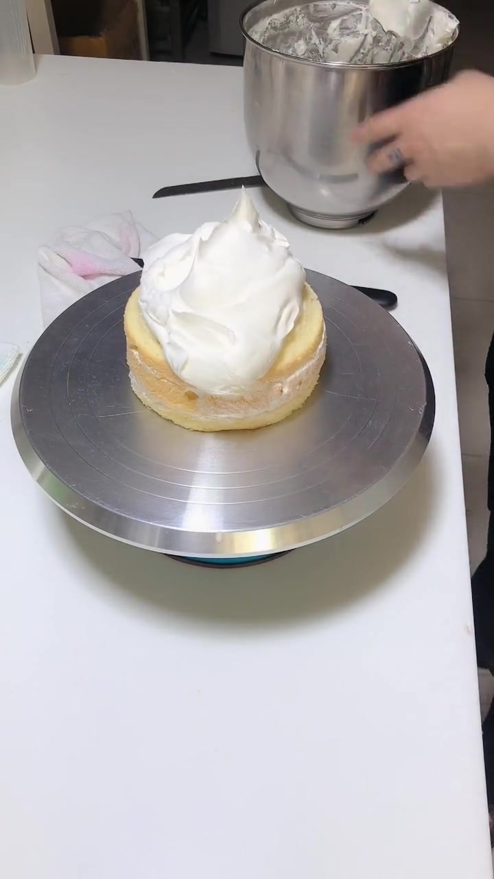 蛋糕师制作的冰雪奇缘蛋糕,精致又漂亮,我都不舍得吃了!