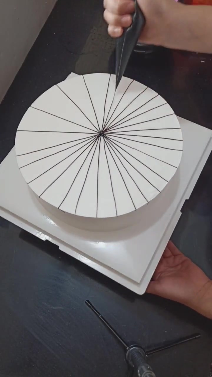 蛋糕师制作的蜘蛛侠蛋糕,精致又漂亮,男孩子的最爱
