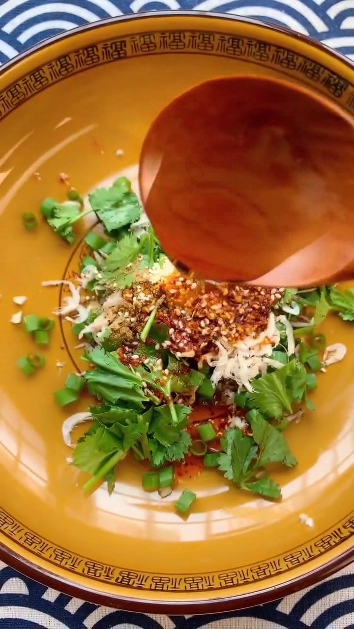 这才是酸汤水饺的正宗做法,酸辣过瘾,营养又好吃,做法超简单!