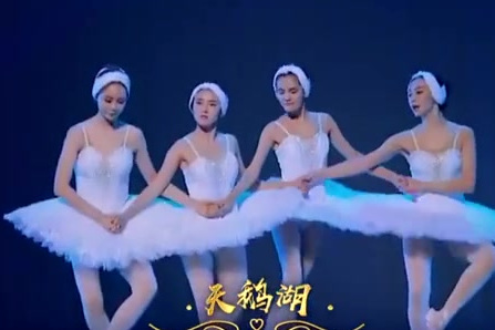 #张若昀唐艺昕结婚#张若昀唐艺昕婚礼伴郎伴娘团已经确定,伴郎团成员:郭麒麟,刘昊然,井柏然