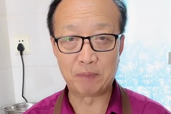 【自制烤鸡肉串】自己在家也可以撸串啦,做法简单方便,干净卫生,超级美味↓↓喜欢的马走试试~