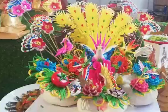 【甘肃发布陇菜艺术 舌尖上的陇上美味惊艳兰州】 陇菜是中原餐饮文化和西北少数民族餐饮文化相