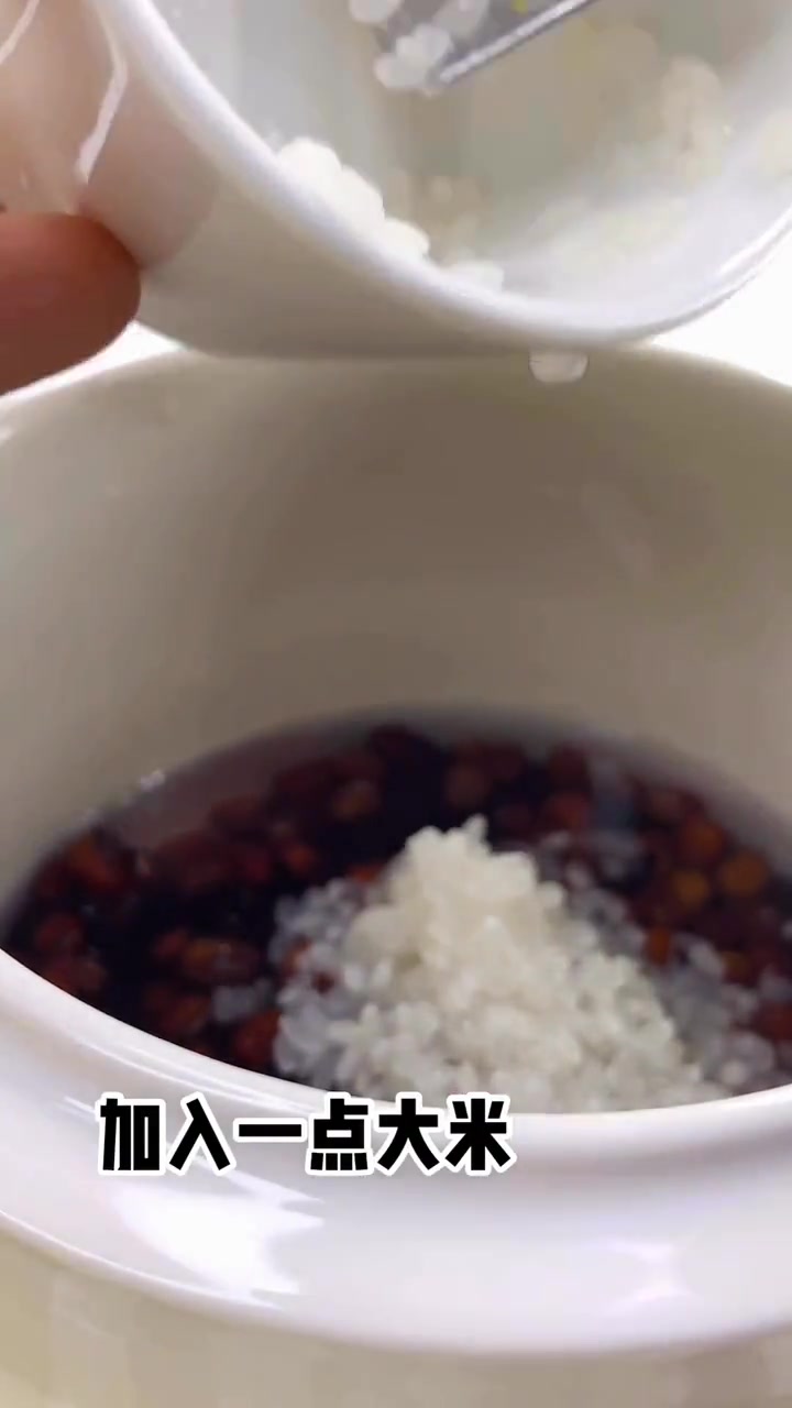 宝宝缺铁贫血怎么办?只需要这几种食材,就能做出补铁补血粥