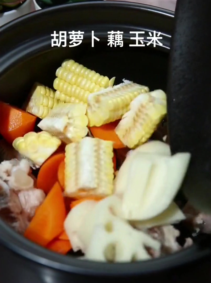 营养美味,养生排骨汤,不用放盐,汤汁鲜美,适合各类人群