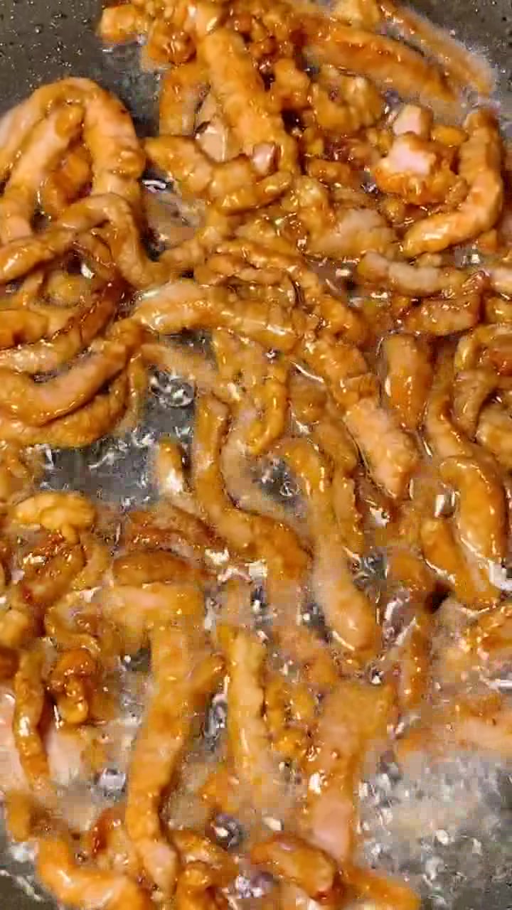 芹菜炒肉丝的正确方法,教你一招,肉丝不粘锅,芹菜翠绿爽口!
